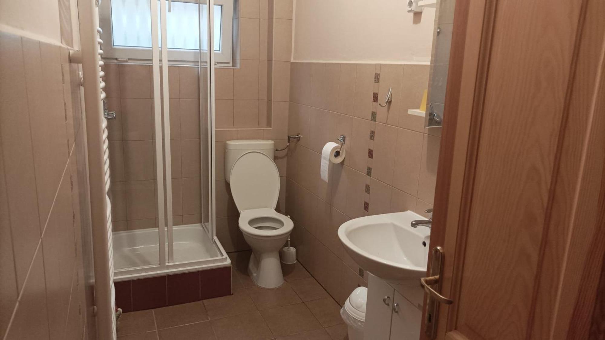 Lazar Apartmanok Heviz Exterior photo
